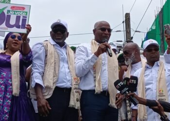 Guinée: le Premier Ministre, Bah Oury clôture la campagne référendaire à Kaloum