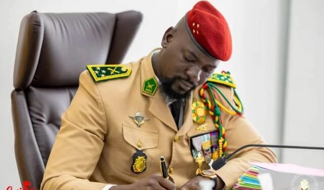 Guinée: le Président Général Mamadi Doumbouya élève plusieurs hauts officiers au général de brigade (décret)