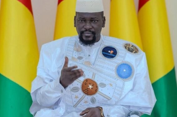 Retour à l&rsquo;ordre constitutionnel en Guinée : le Président accepte la démission du gouvernement d&rsquo;Amadou Oury Bah