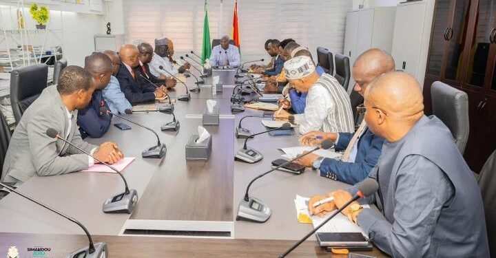 Guinée : Le Premier ministre échange avec les candidats battus à l’élection présidentielle du 28 décembre