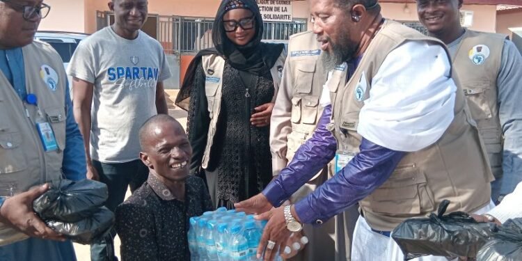 Aide humanitaire : la Fondation internationale président Mamadi Doumbouya fait un don à la Cité de solidarité