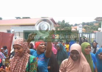 Manque d&rsquo;électricité à Saabou (Mamou) : des femmes manifestent dans la rue