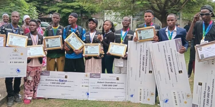 1ère édition Buil Awards Guinée : les lauréats reçoivent leurs certificats