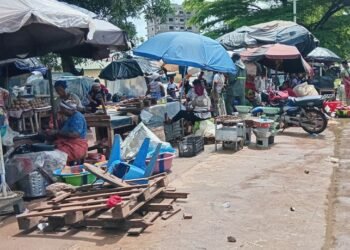Conakry : des vendeuses du marché Coronthie entre difficultés et insécurité