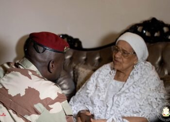 Disparition de Hadja André Touré : le président Mamadi Doumbouya présente ses condoléances à la famille et au peuple guinéen