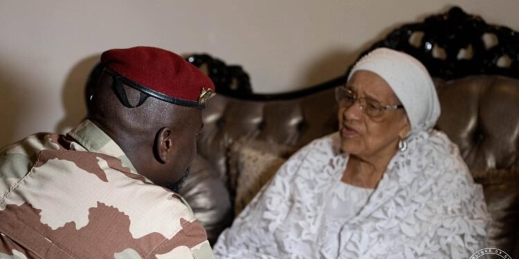 Disparition de Hadja André Touré : le président Mamadi Doumbouya présente ses condoléances à la famille et au peuple guinéen