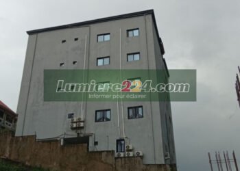 Conakry : constructions sur des sites à risque, le ministre de l’Urbanisme constate la situation sur le terrain