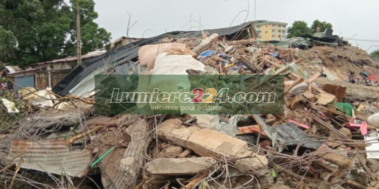 Conakry : un immeuble en construction R+5 s’effondre à Afia 2, bilan provisoire 5 morts