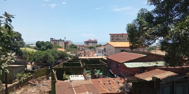 Conakry : perturbations d’électricité dans plusieurs quartiers, des citoyennes dénoncent les difficultés