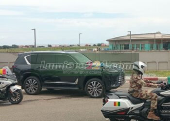 Guinée : le président Mamadi Doumbouya regagne Conakry après une visite d’État en Côte d’Ivoire