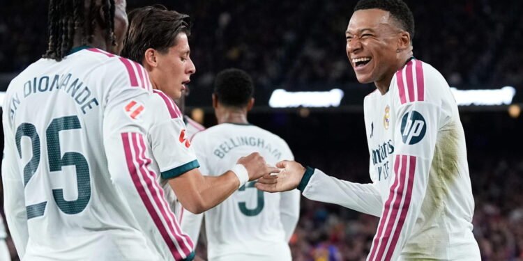 Barcelone – Real Madrid : Mbappé et Camavinga mettent fin à l&rsquo;invincibilité du Barça dans un Clasico bouillant