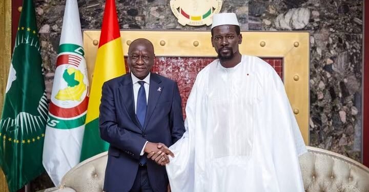 Palais Mohamed V : le président de la République reçoit le vice-président de la Banque mondiale pour l’Afrique de l’Ouest et du Centre