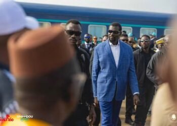 Guinée : Mamadi Doumbouya assiste au lancement du premier train de voyageurs à Moribaya