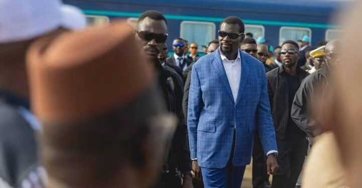 Guinée : Mamadi Doumbouya assiste au lancement du premier train de voyageurs à Moribaya