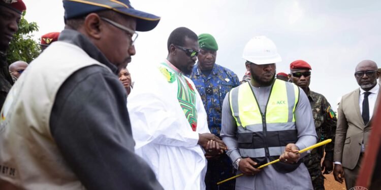 Conakry : Mamadi Doumbouya visite la cité administrative de Koloma, les logements sociaux de Sonfonia et la zone réservée de Wanindara, récemment déclassée