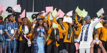 Centre de formation Saran Couture : les apprenantes de la première promotion reçoivent leurs diplômes