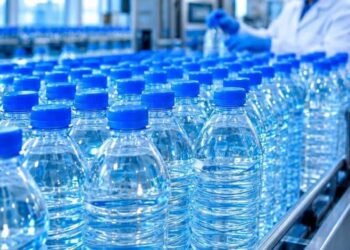 Guinée : le ministère du Commerce plafonne le prix de l’eau minérale et minéralisée conditionnée