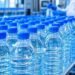 Guinée : le ministère du Commerce plafonne le prix de l’eau minérale et minéralisée conditionnée
